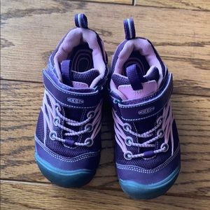 Purple and pink Keen Chandler CNX